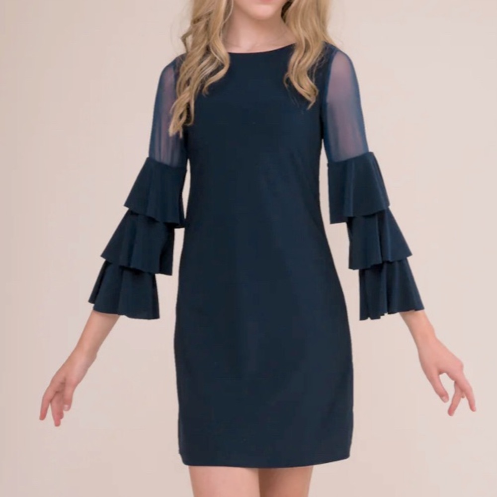 UN DEUX TROIS Tiered Sleeve Dress in
Navy Size 7 Petite NWT